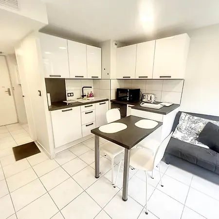 2p Avec Piscine A 150 M Proche Palais Apartment *